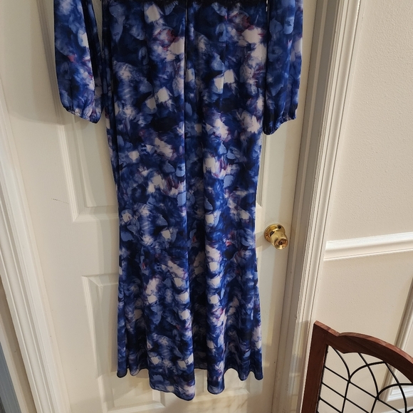 Badgely Mischka Deep V Maxi Dress- 6 - Picture 12 of 16
